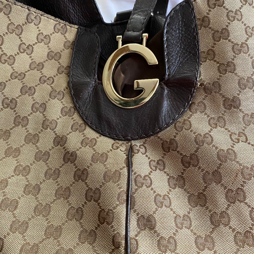 LET'S GO LADIES!!!!!  GUCCI the whole set PURSE, WALLET AND SHOES (size8)